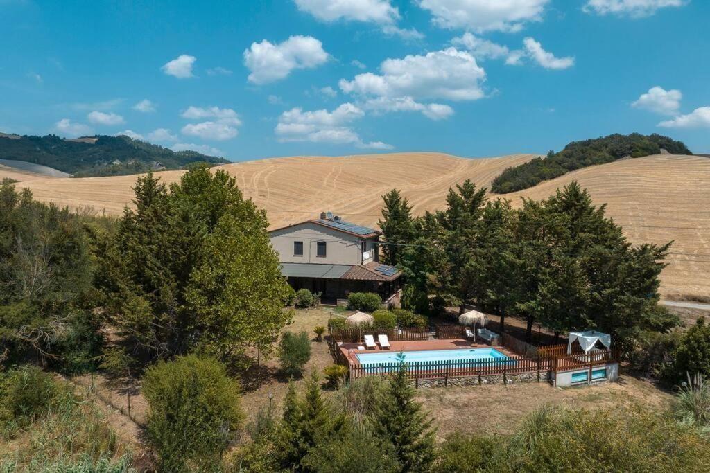 Rustico con giardino a Volterra