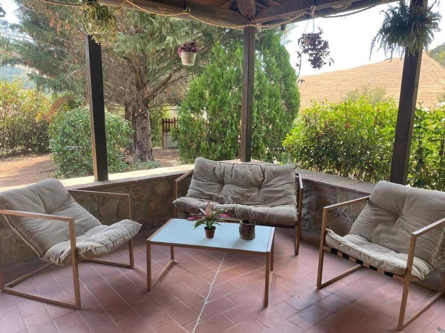 Rustico con giardino a Volterra