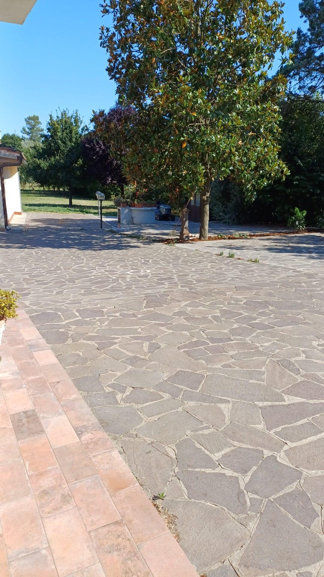 Villa con giardino a San Miniato