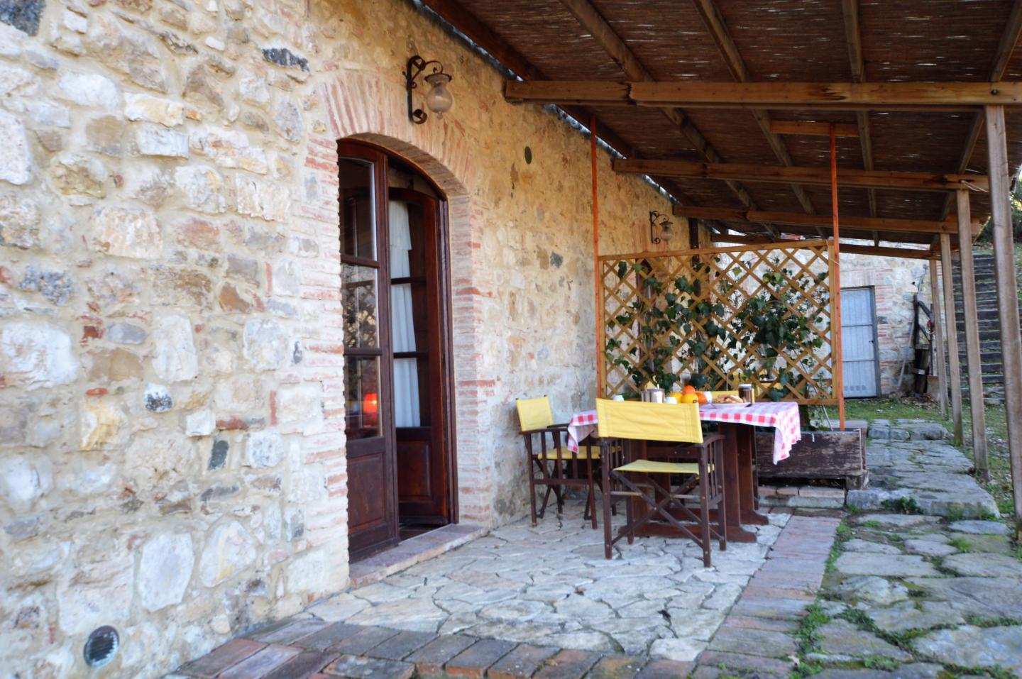 Rustico con giardino a Casole d'Elsa