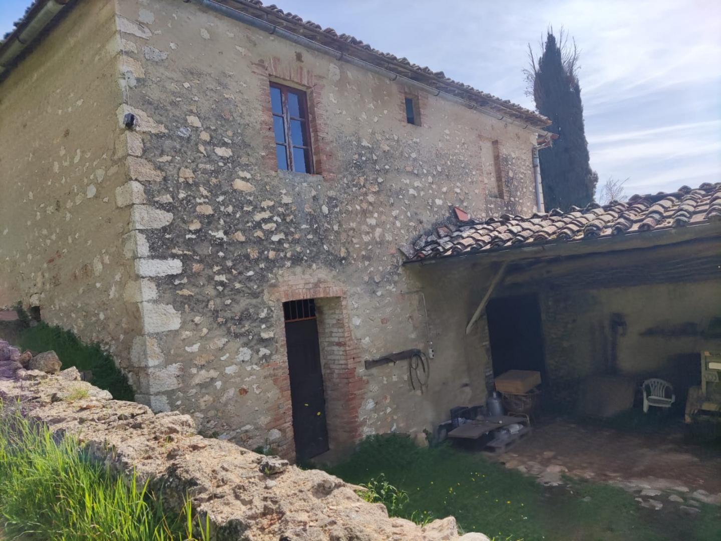 Rustico con giardino a Casole d'Elsa