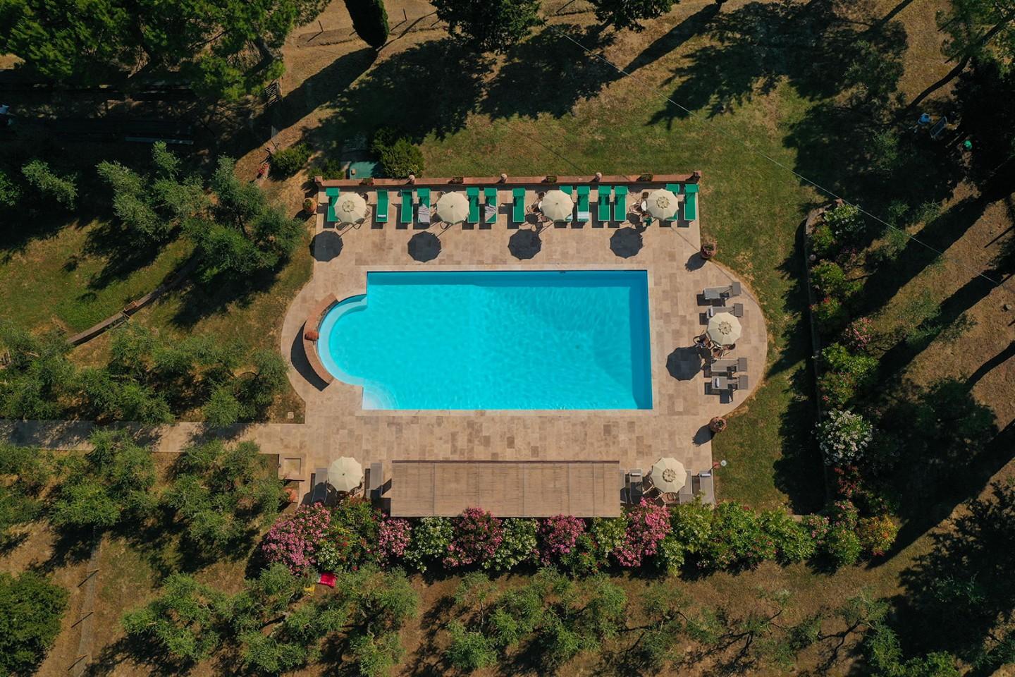 Attivit� commerciale con giardino a Peccioli