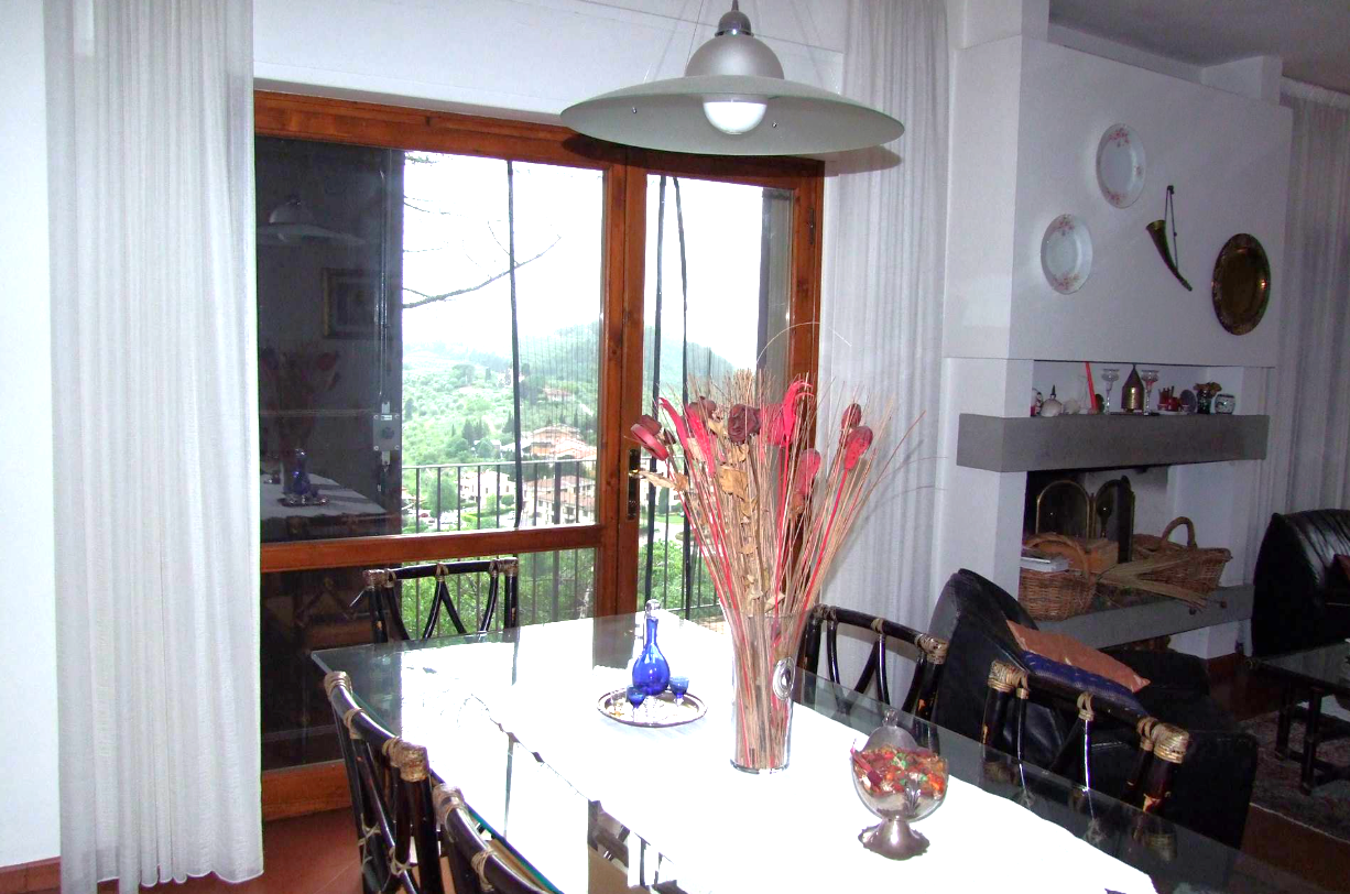 Villa con giardino, Pelago paterno