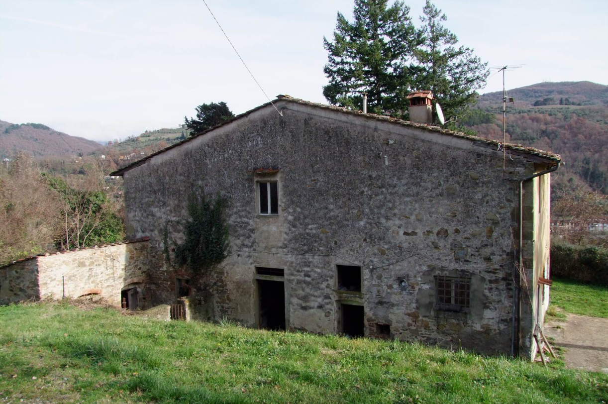 Rustico con giardino a Dicomano