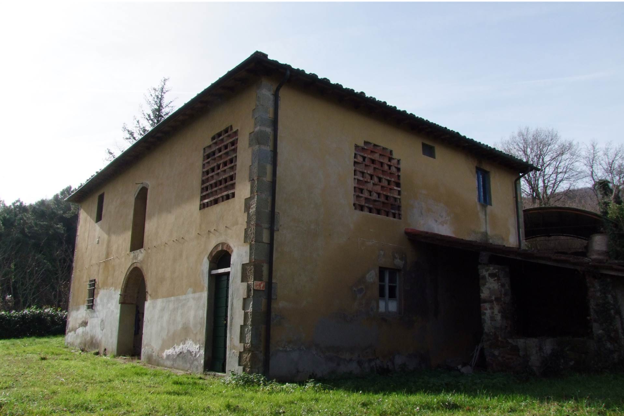 Rustico con giardino a Dicomano