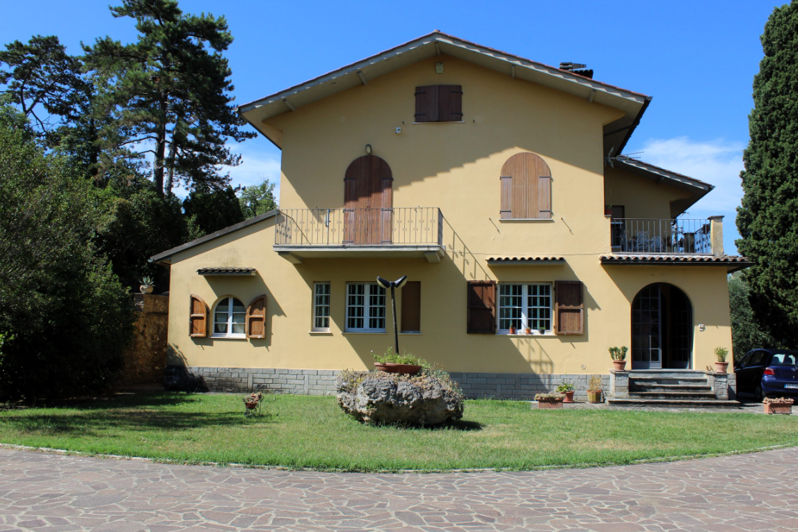 Villa con giardino a Arezzo