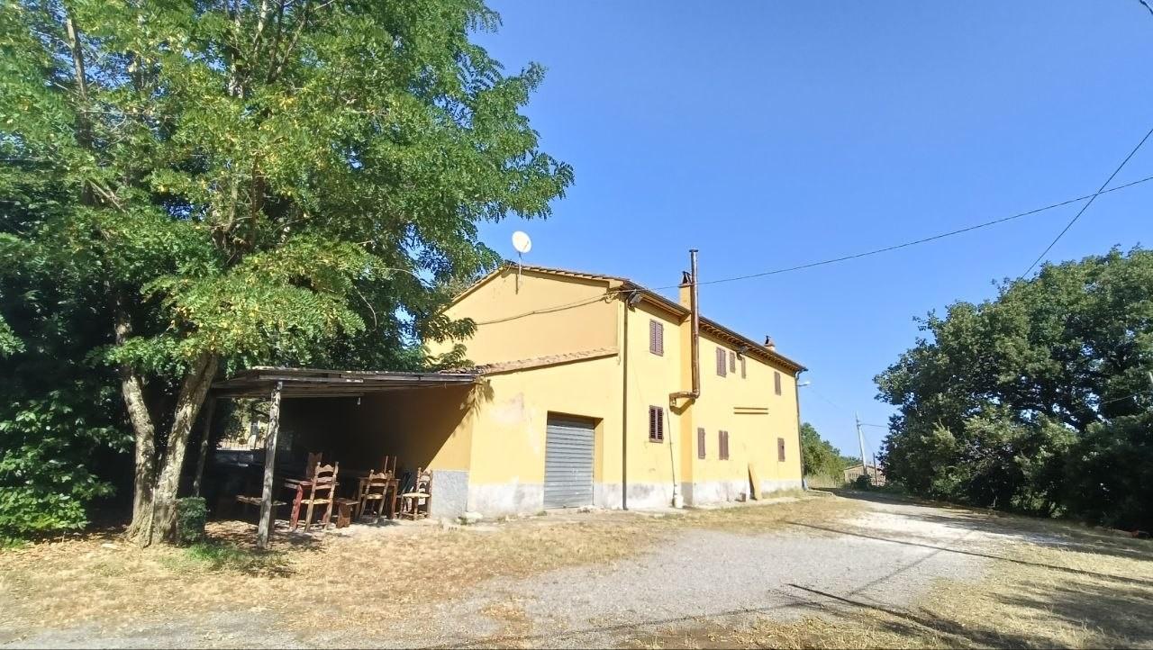 Rustico con giardino a Gambassi Terme