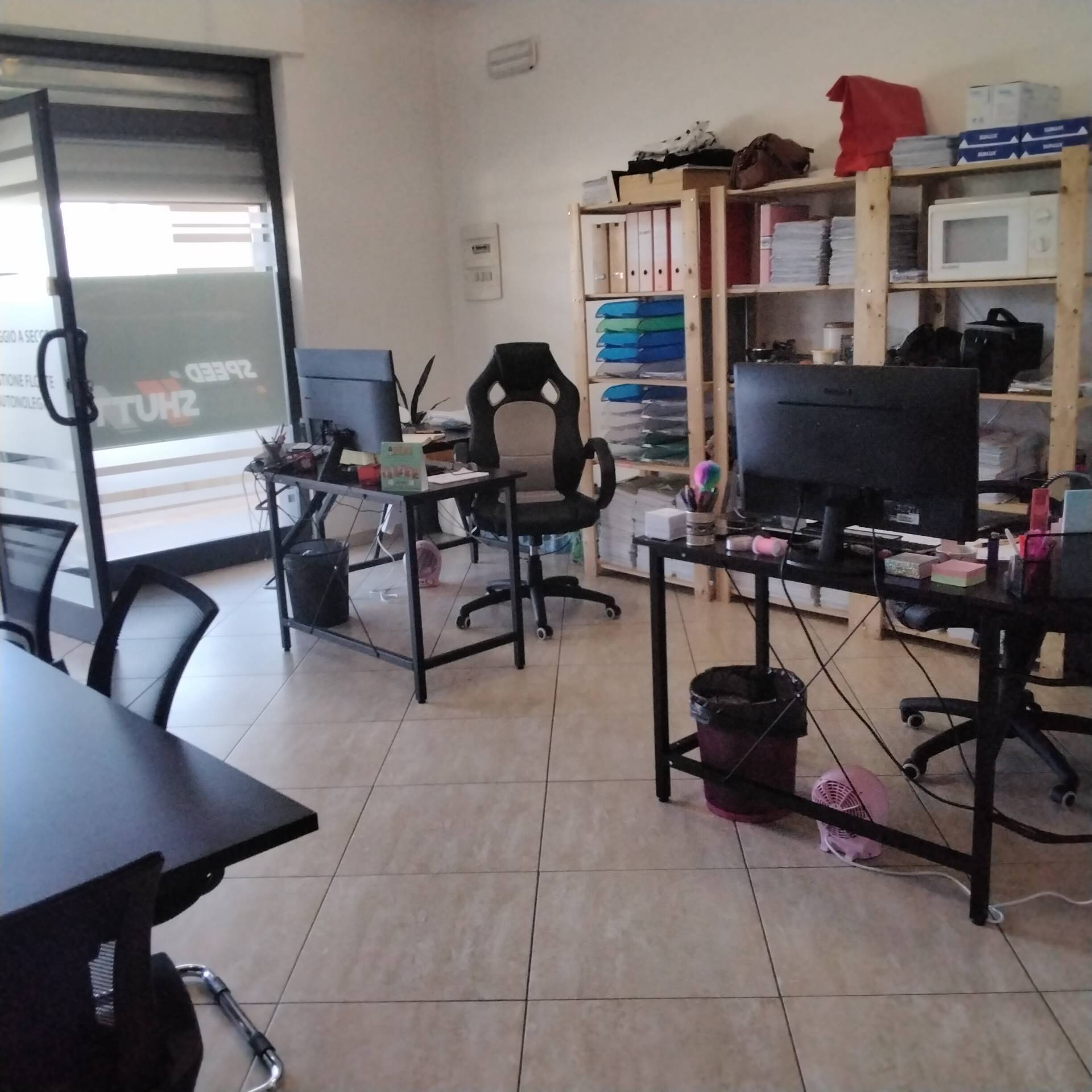 Locale commerciale in affitto a Fiumicino