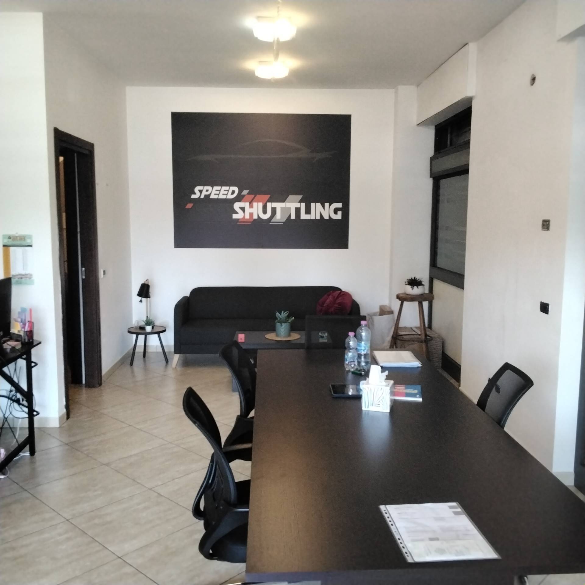 Locale commerciale in affitto a Fiumicino