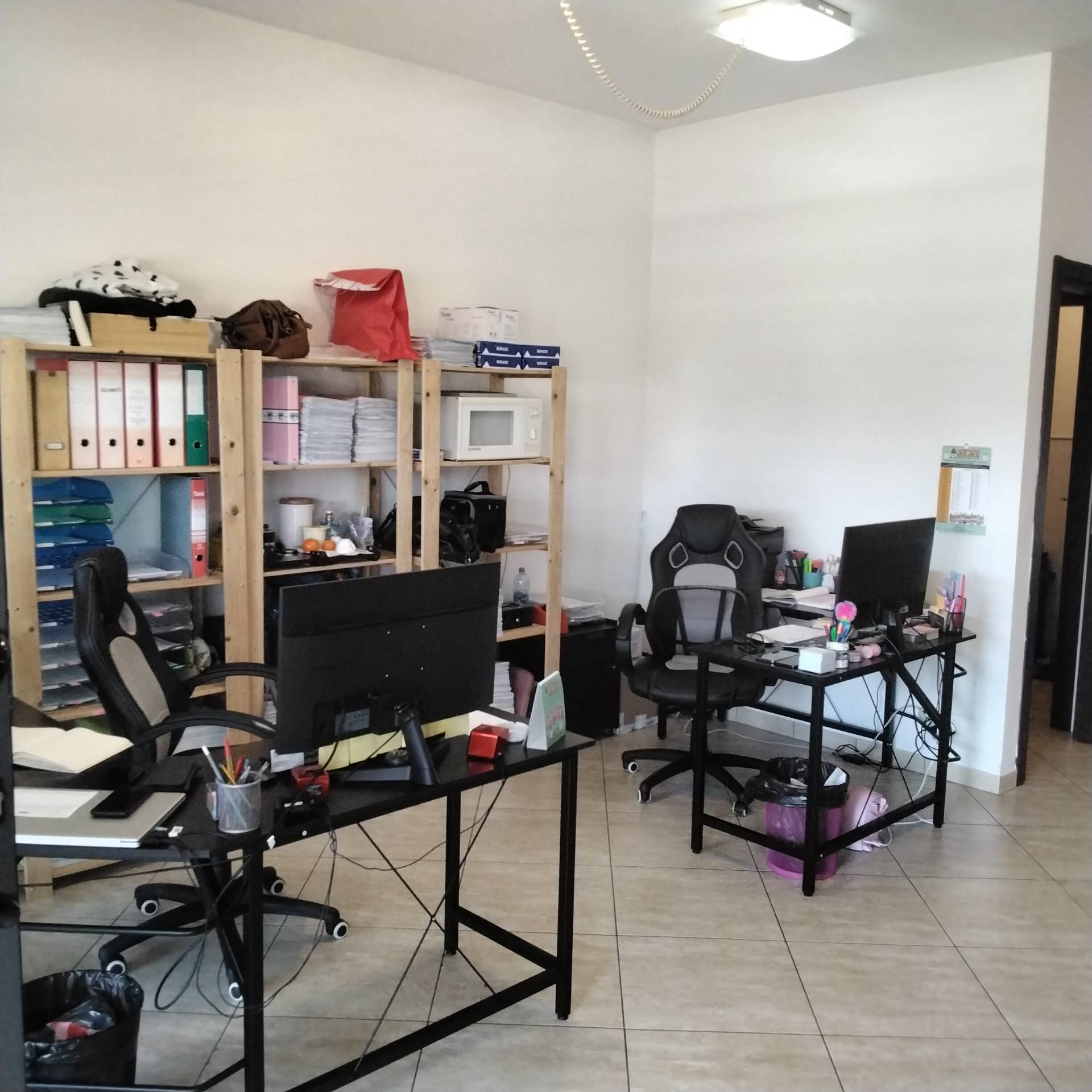 Locale commerciale in affitto a Fiumicino