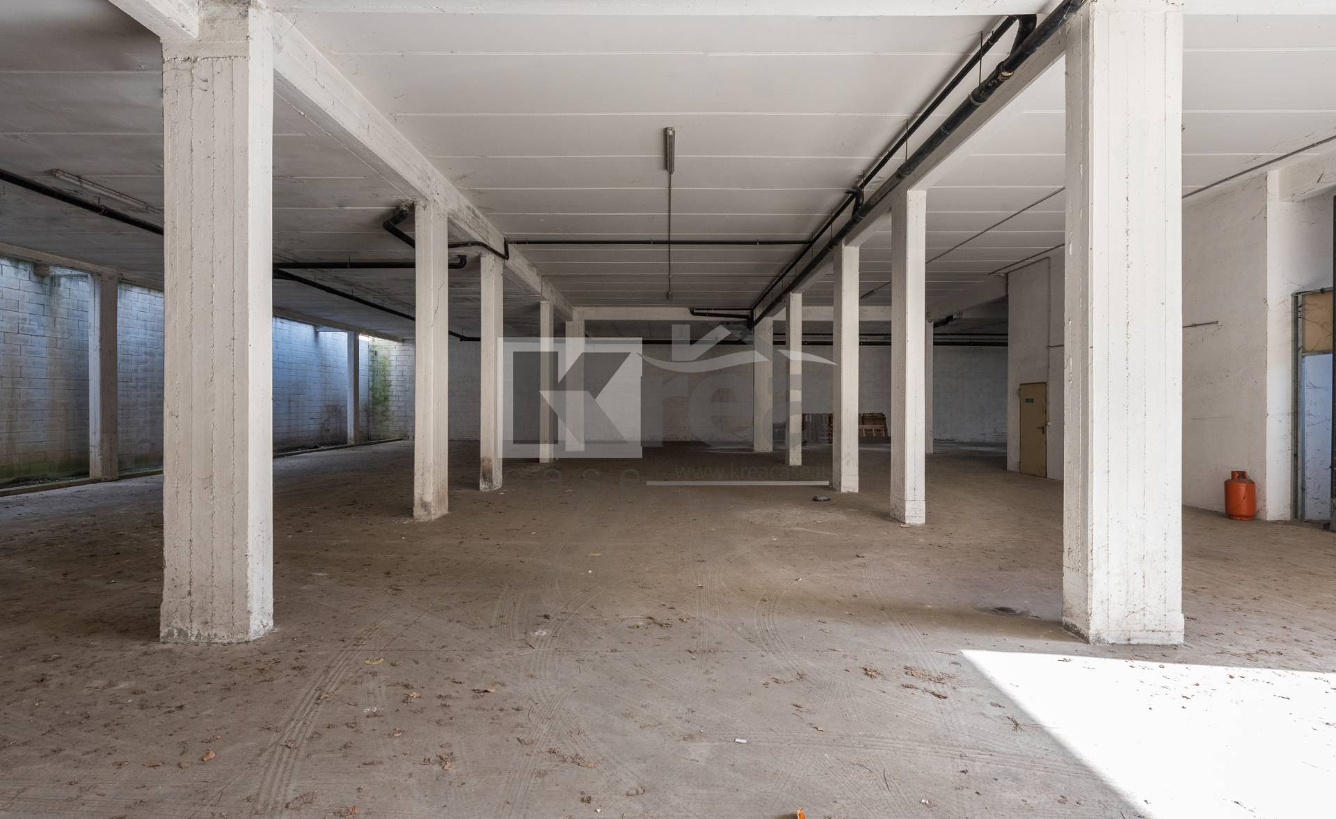 Rimessa in vendita a Roma, Casilina