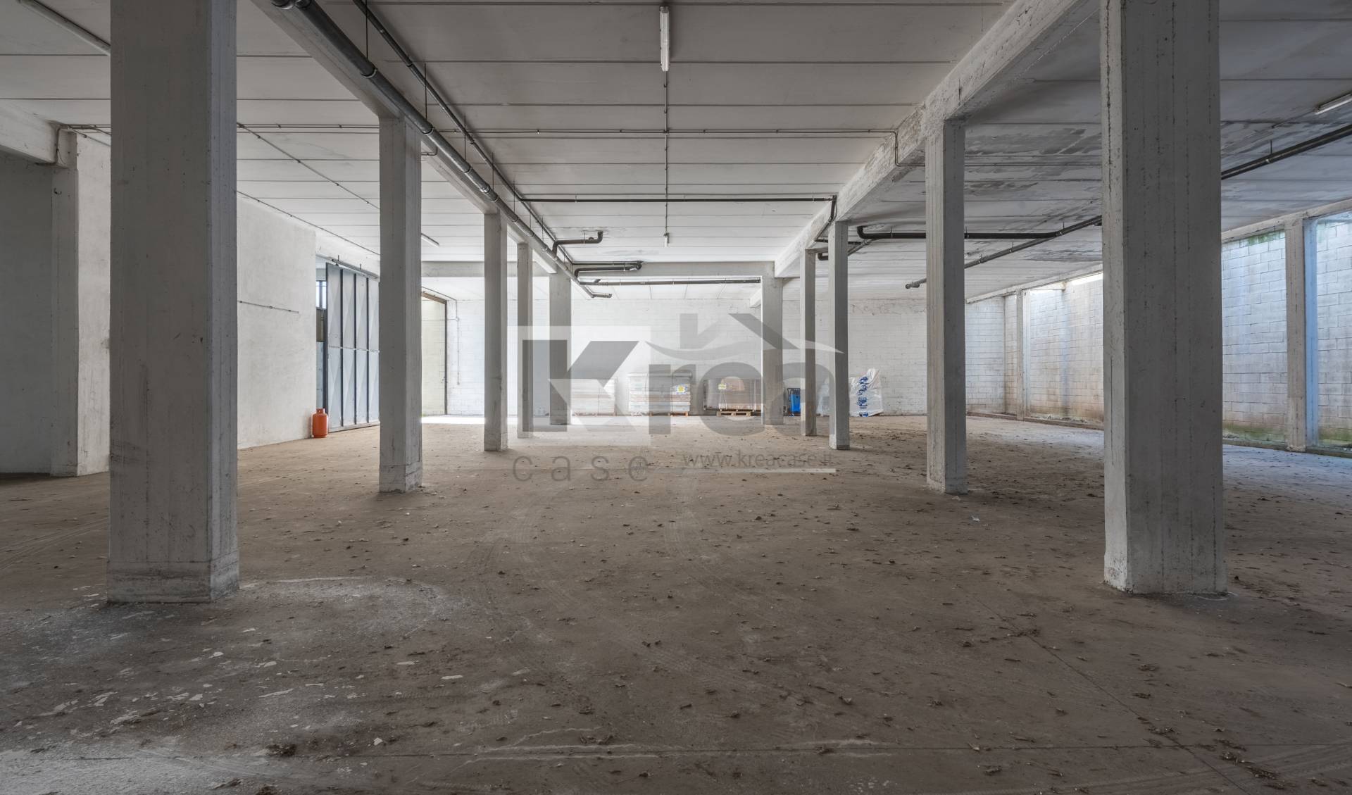 Rimessa in vendita a Roma, Casilina