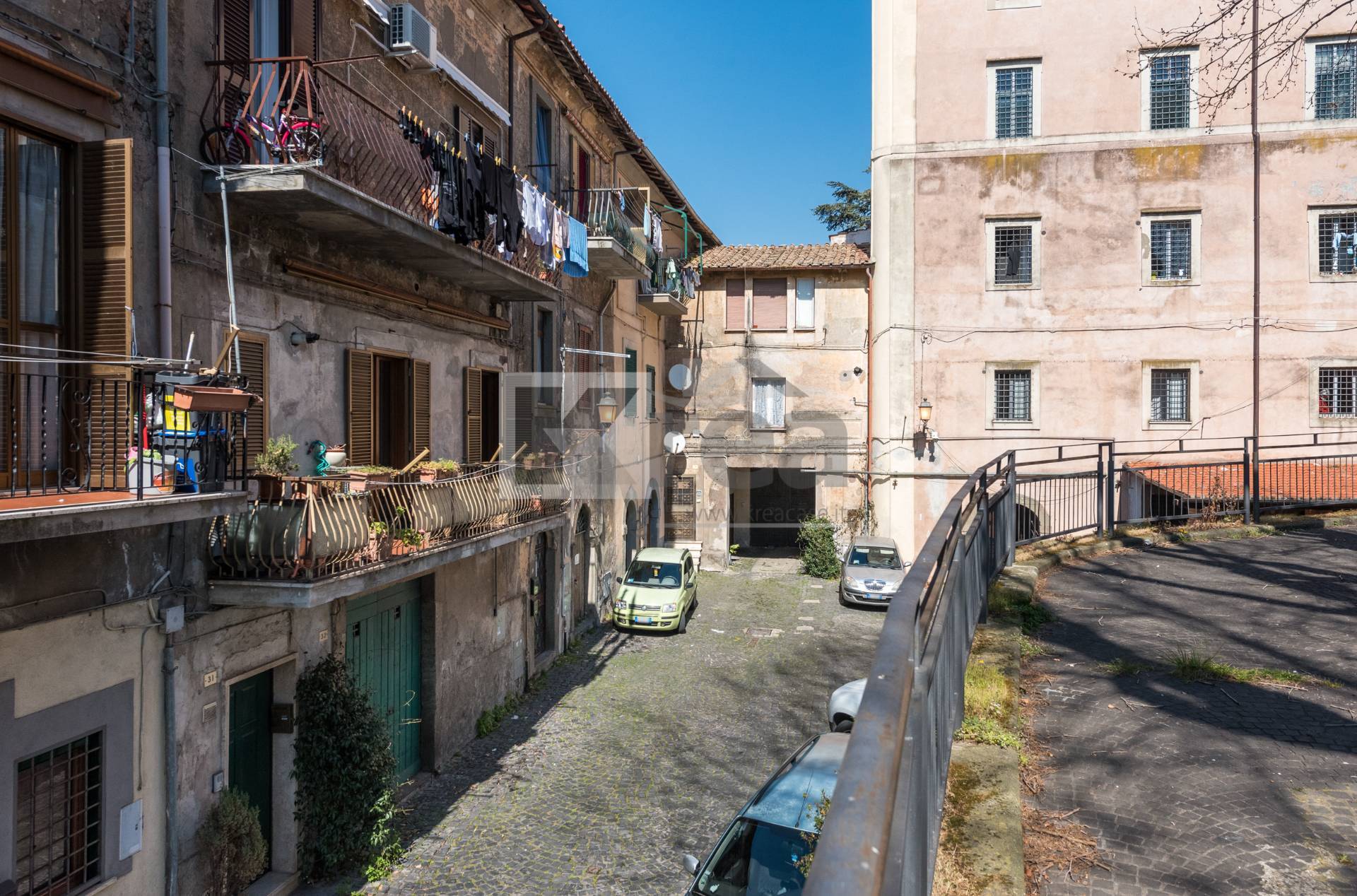 Magazzino in vendita a Marino, Marino Centro