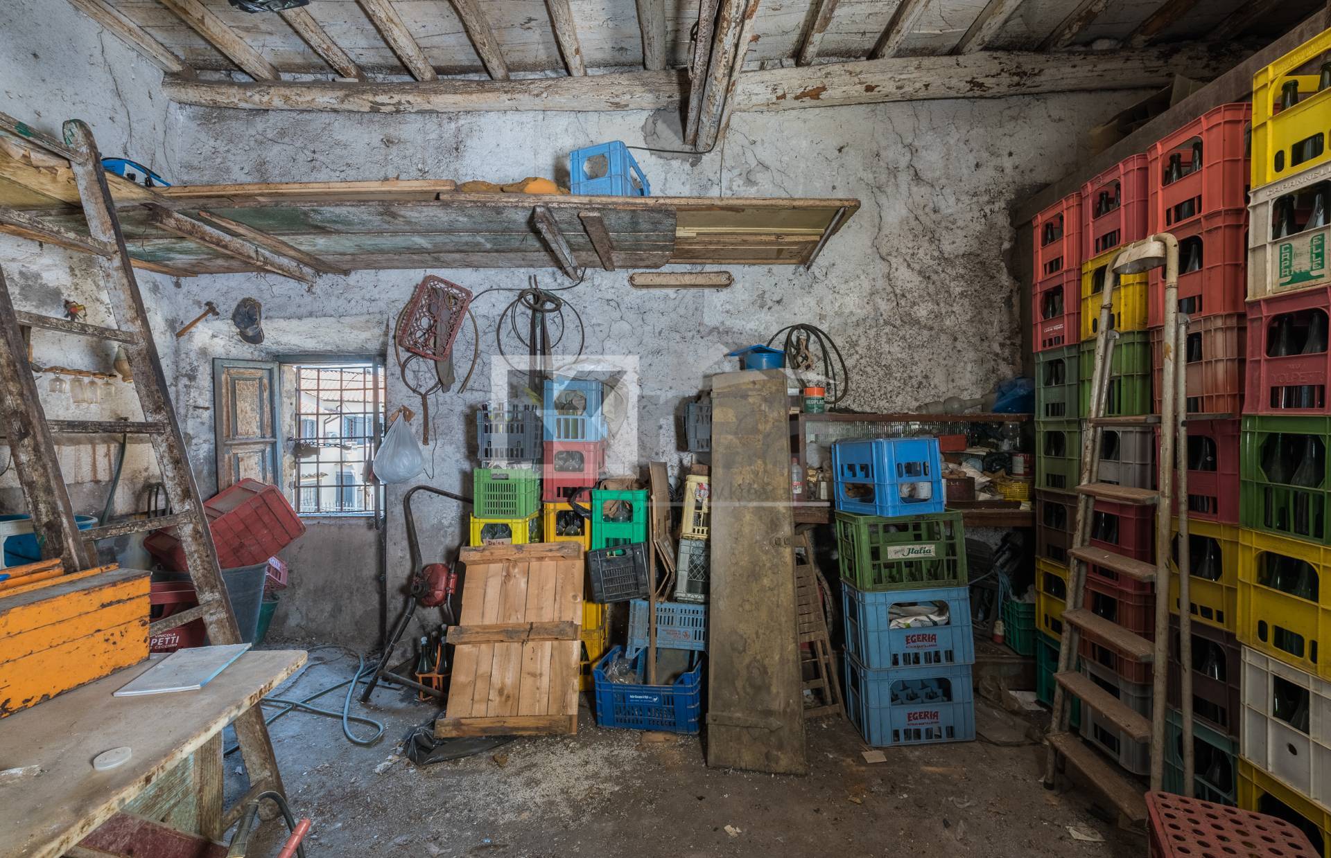 Magazzino in vendita a Marino, Marino Centro