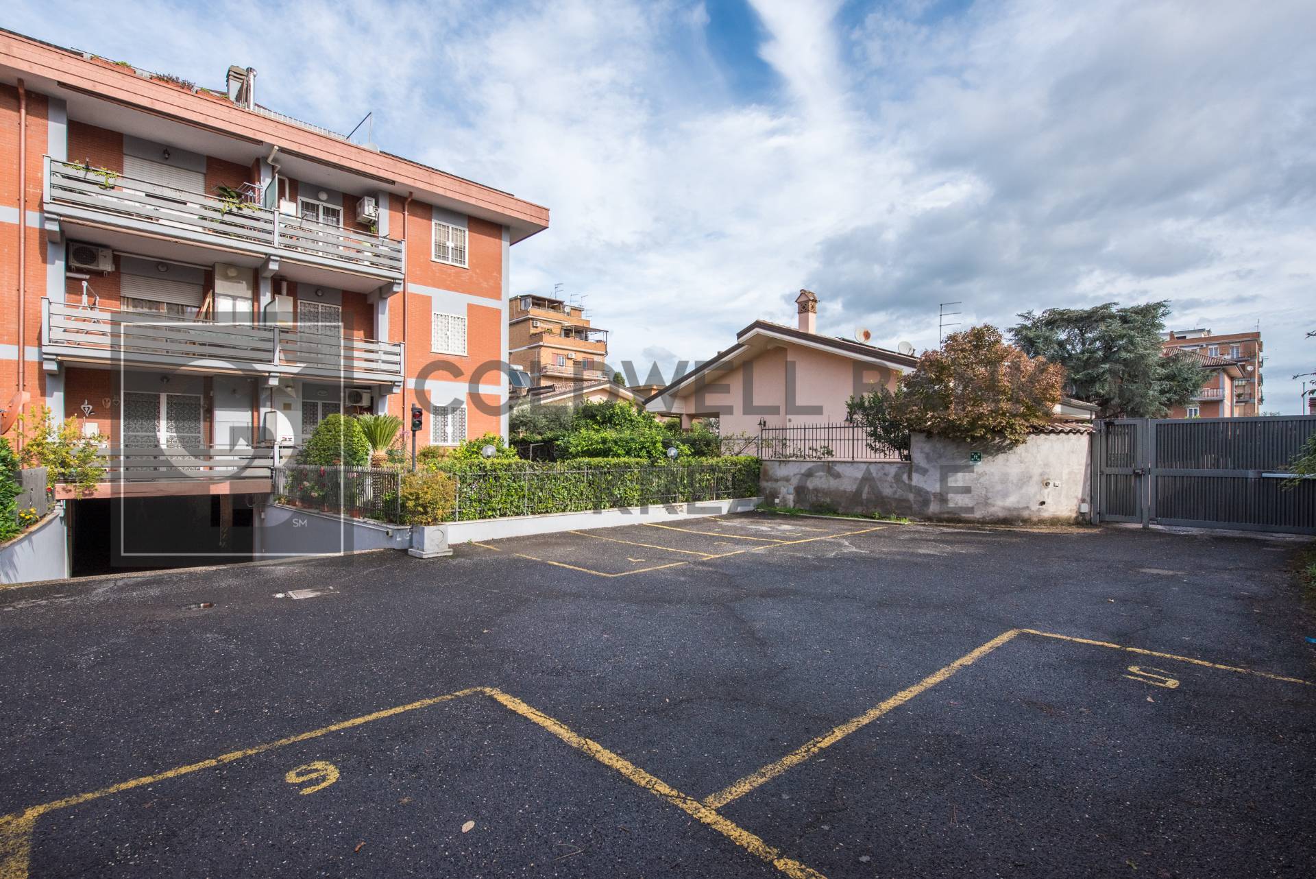 Box o garage in vendita a Ciampino, Via di Morena