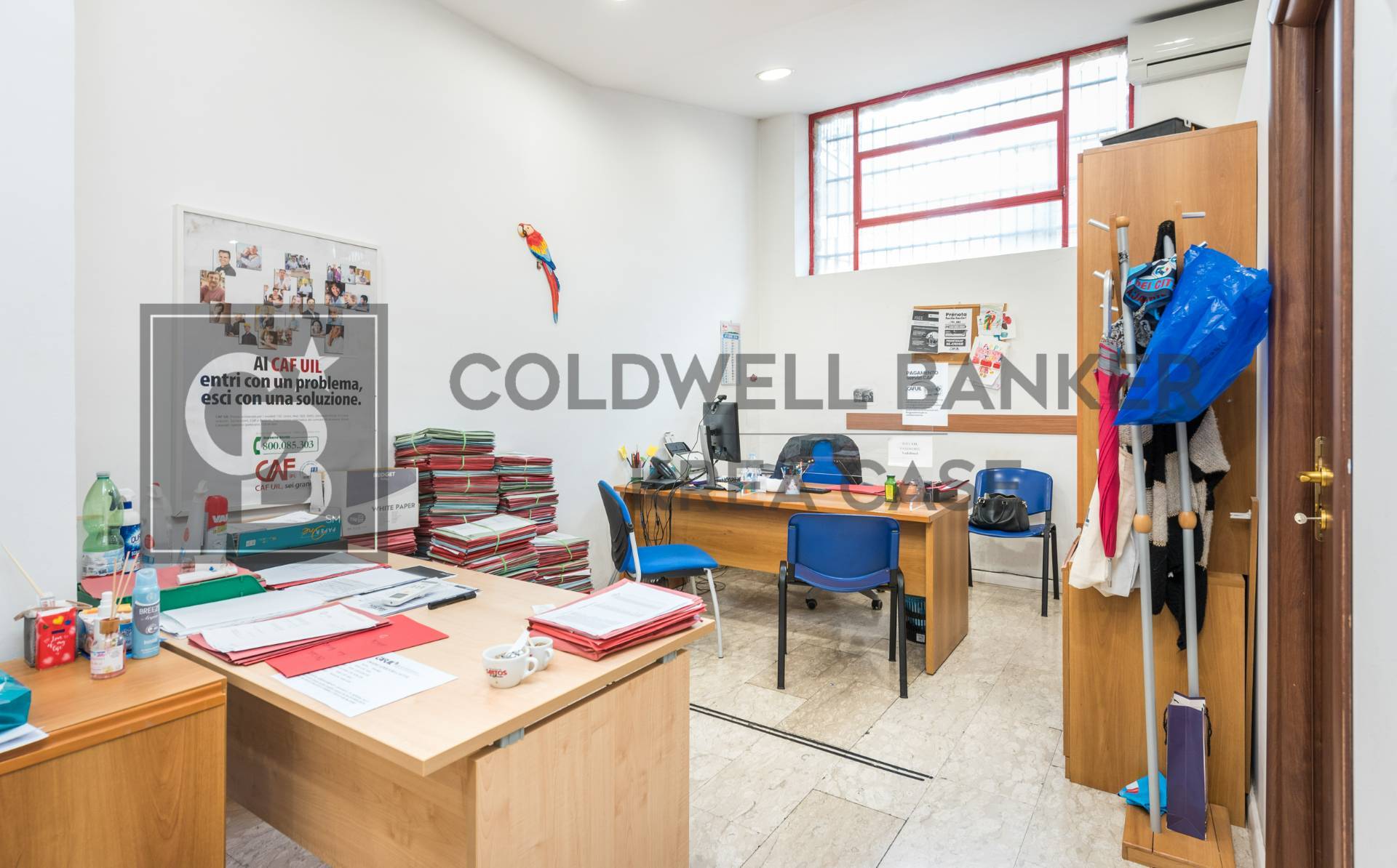 Locale commerciale in vendita a Ciampino, Centro