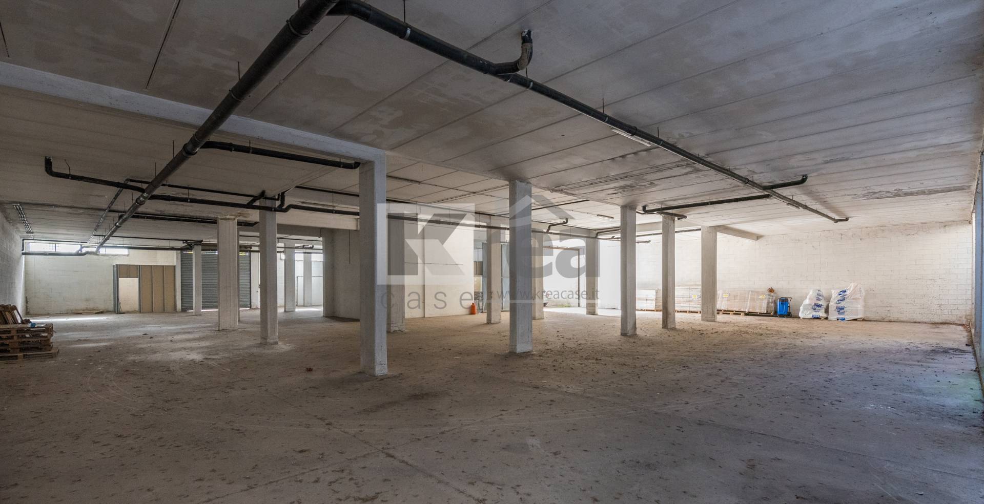 Rimessa in vendita a Roma, Casilina