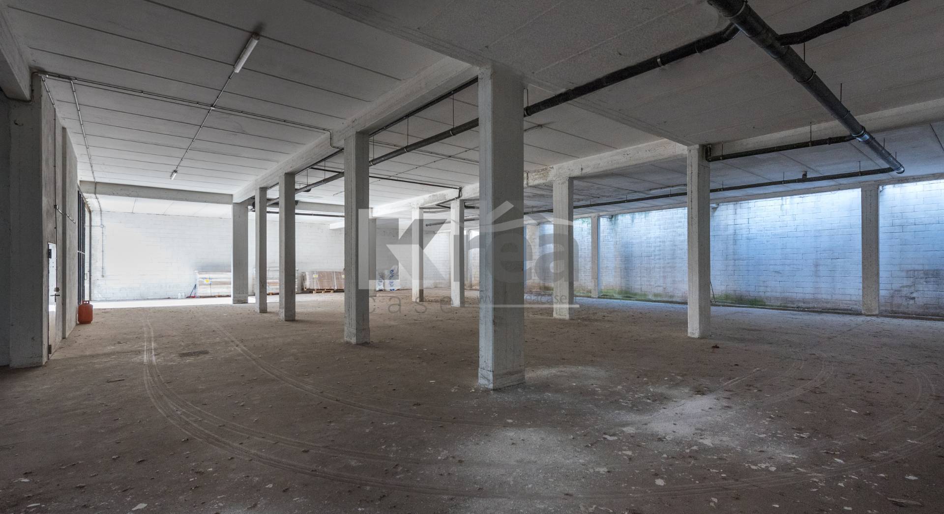 Rimessa in vendita a Roma, Casilina