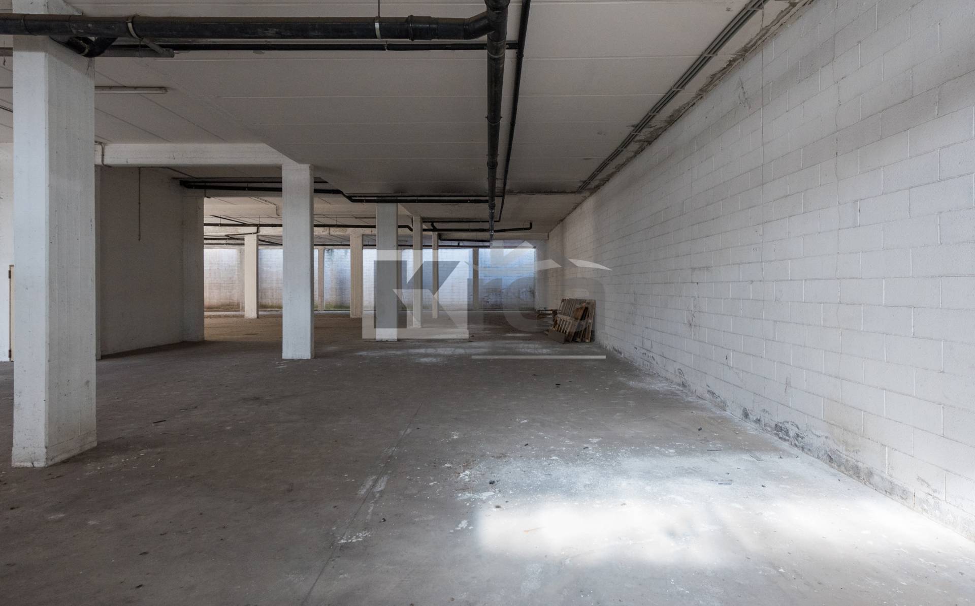 Rimessa in vendita a Roma, Casilina