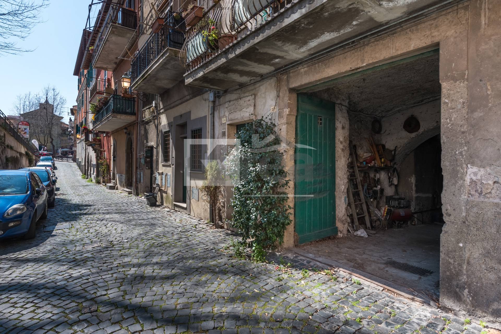 Magazzino in vendita a Marino, Marino Centro