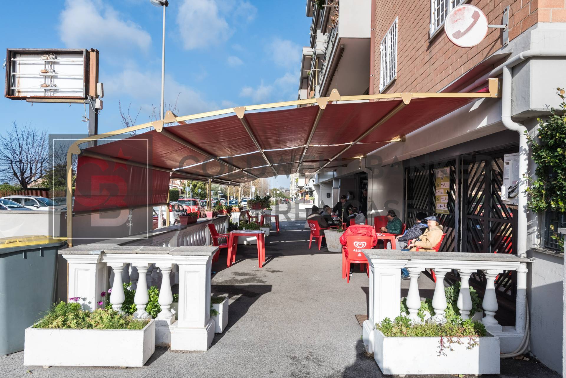 Locale commerciale in vendita a Ciampino, Mura dei Francesi