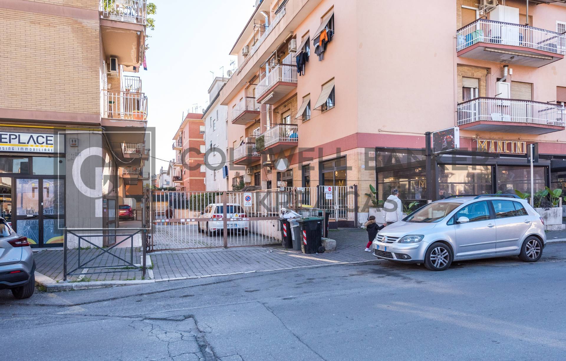 Garage / Box in affitto a Ciampino, Via di Morena