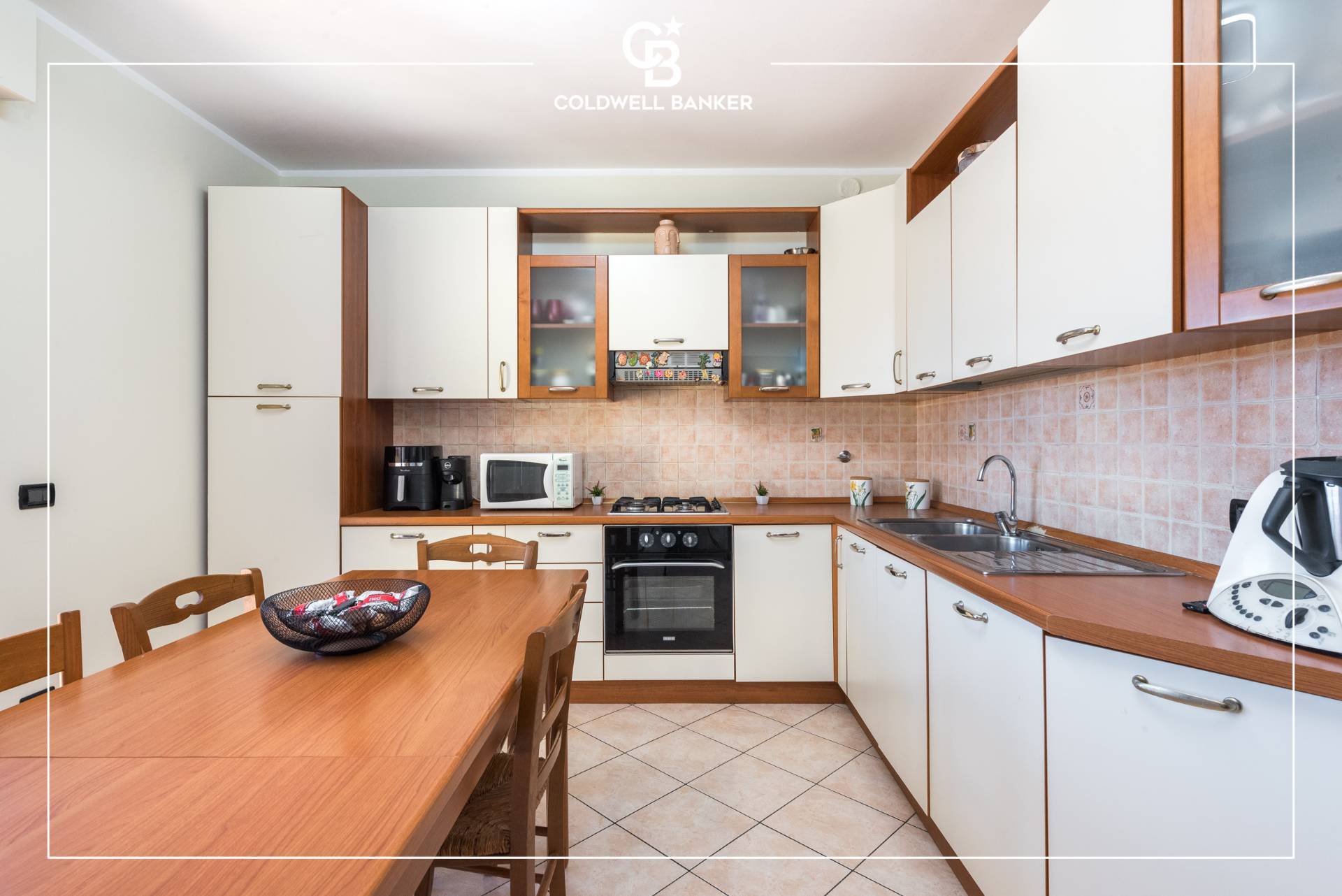 Appartamento in vendita a Ciampino, Via dei Laghi