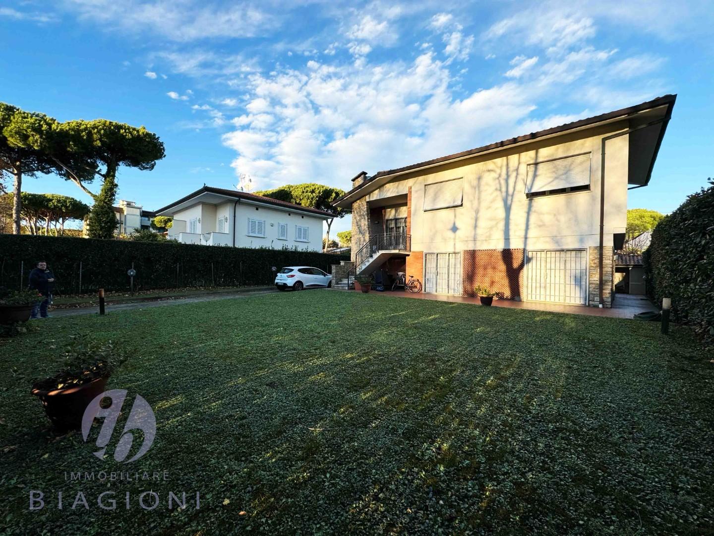 Villa con terrazzi, Pietrasanta tonfano