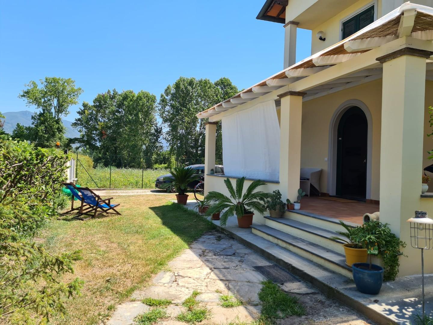 Casa indipendente arredata in affitto, Pietrasanta tonfano