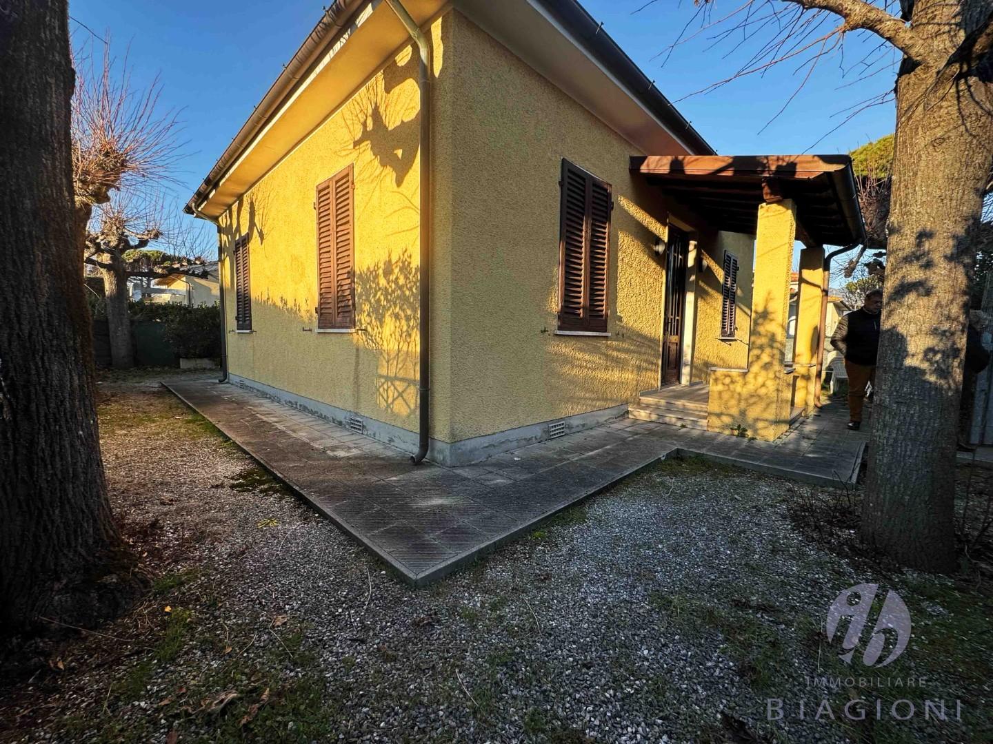 Casa indipendente con giardino, Pietrasanta tonfano