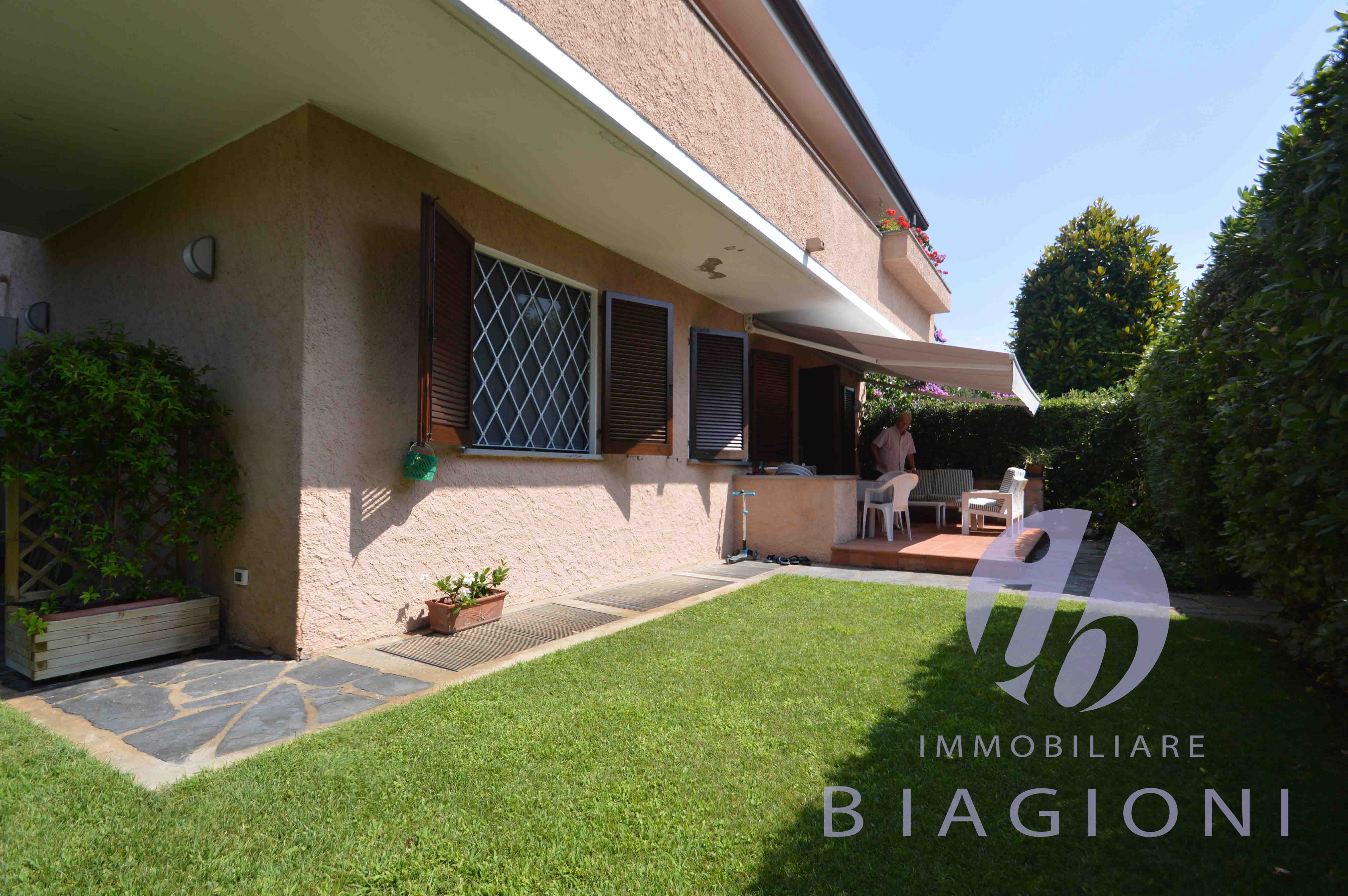 Appartamento con giardino, Pietrasanta tonfano