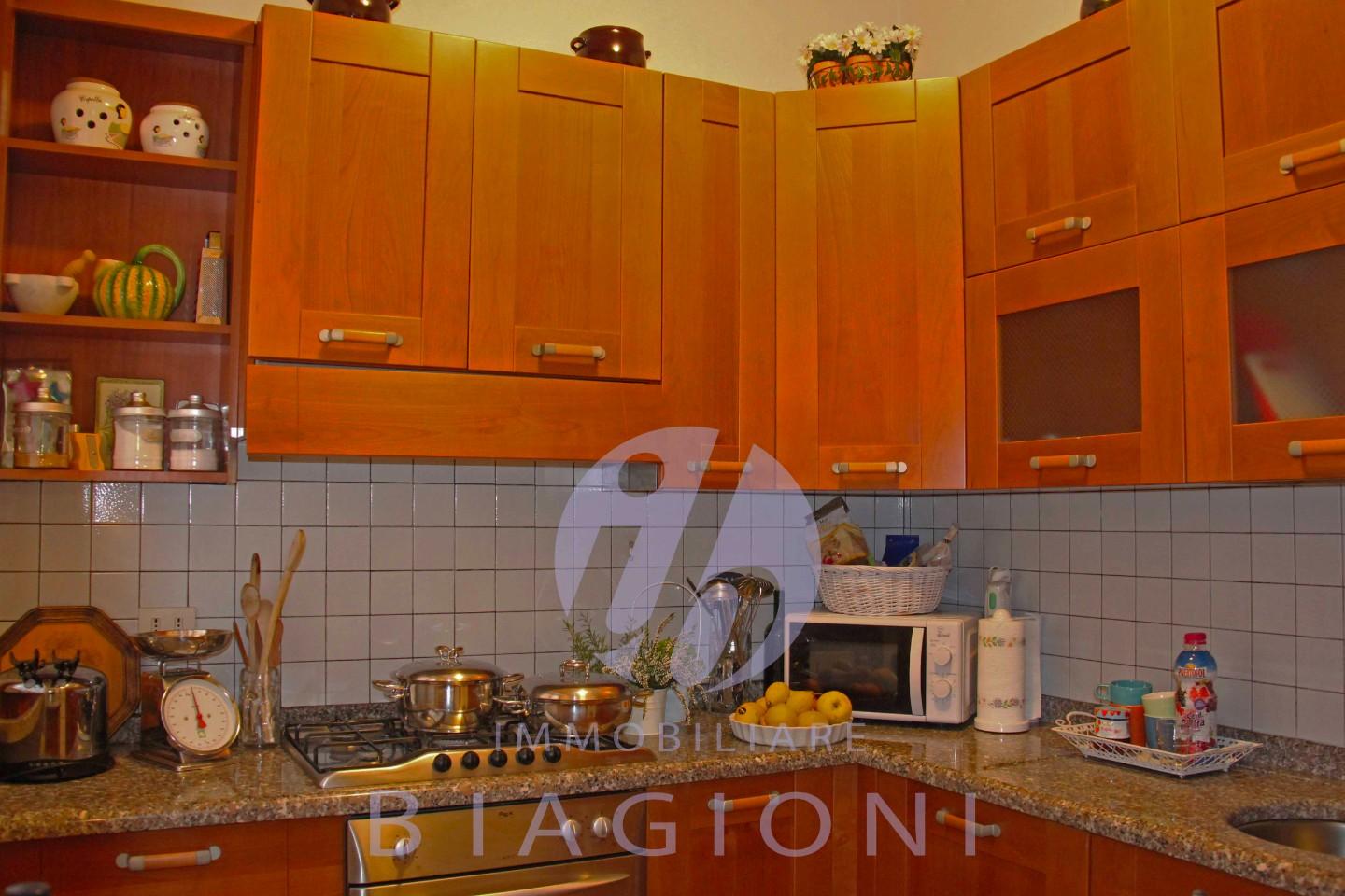 Casa indipendente con giardino, Pietrasanta fiumetto