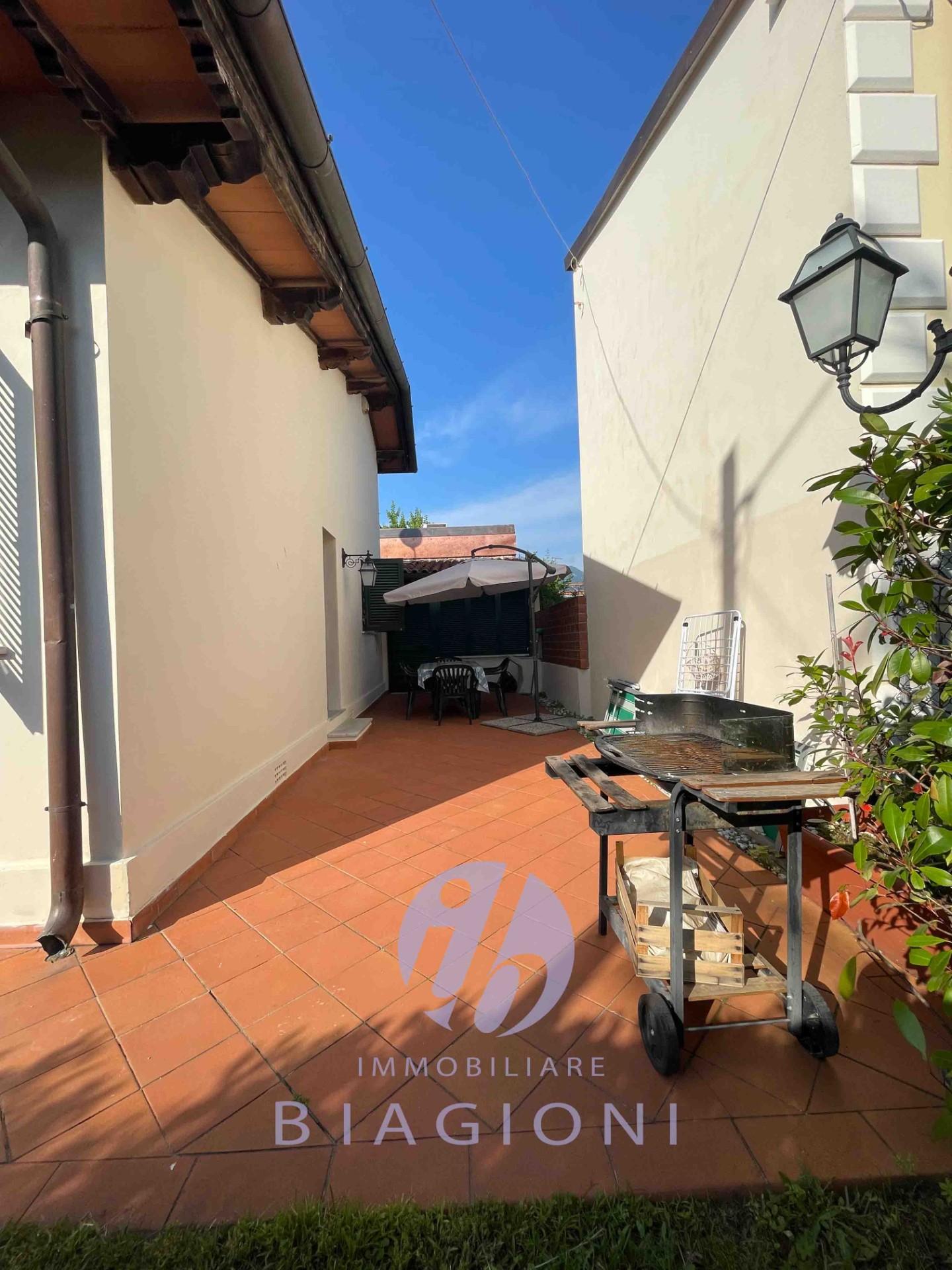 Villa Bifamiliare arredata in affitto, Pietrasanta fiumetto