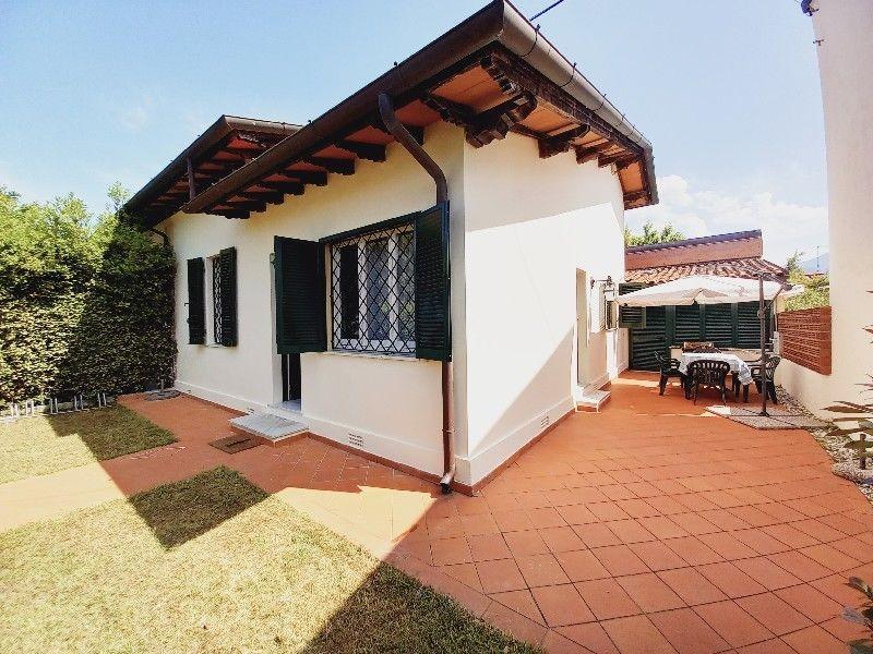 Villa Bifamiliare arredata in affitto, Pietrasanta fiumetto