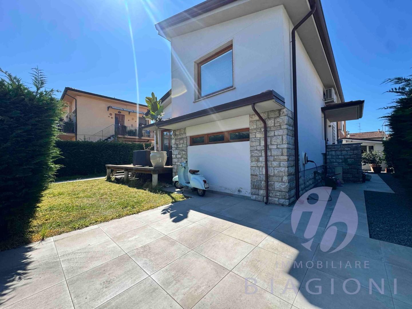 Villa in vendita, Camaiore lido di