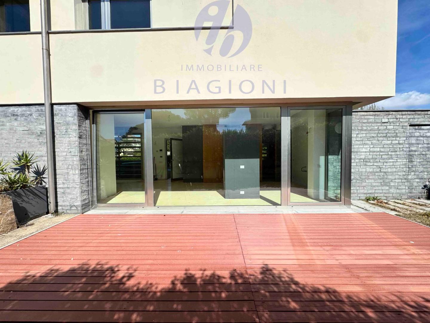 Villa con giardino, Camaiore lido di