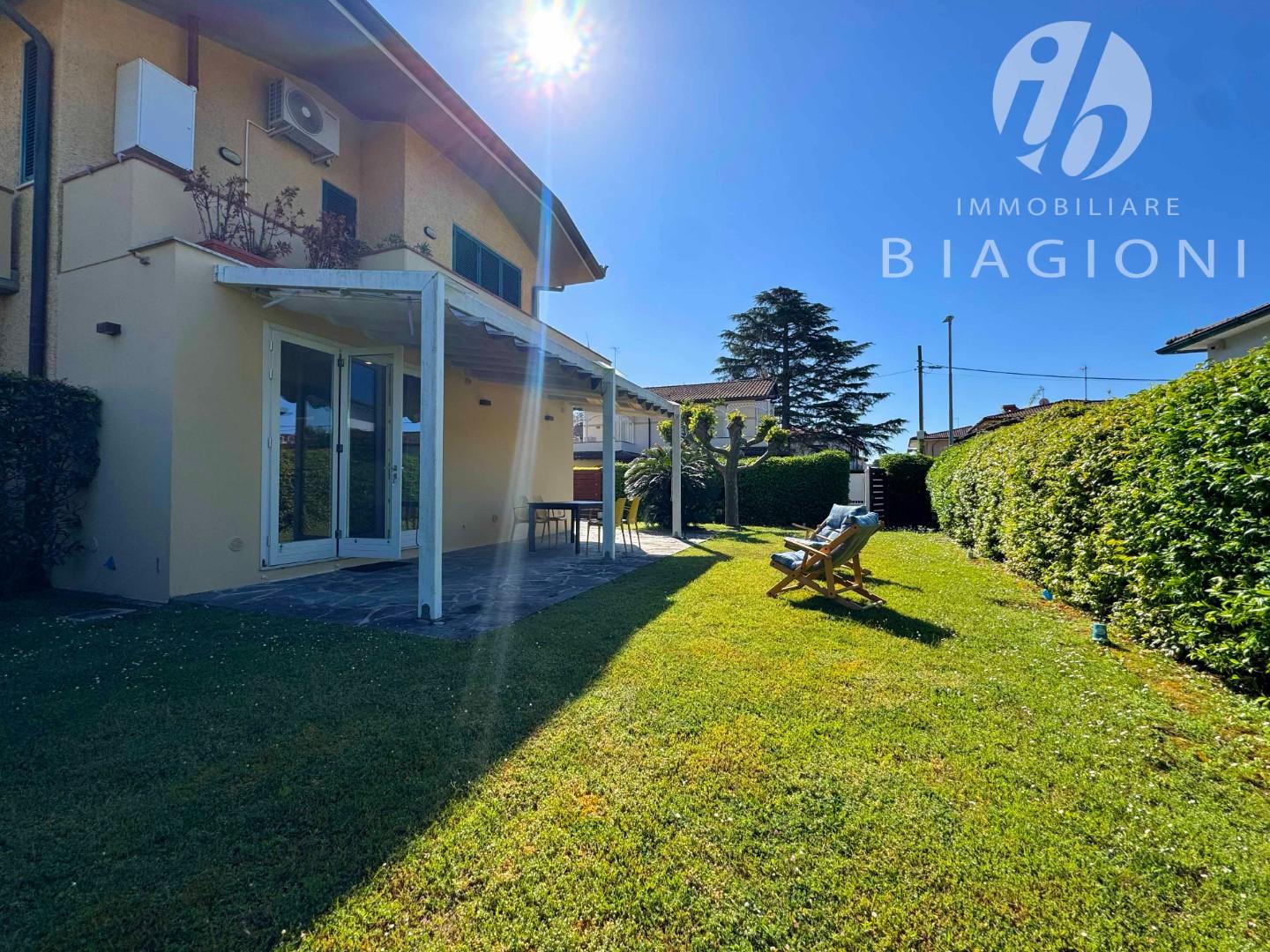 Quadrilocale in vendita, Pietrasanta tonfano