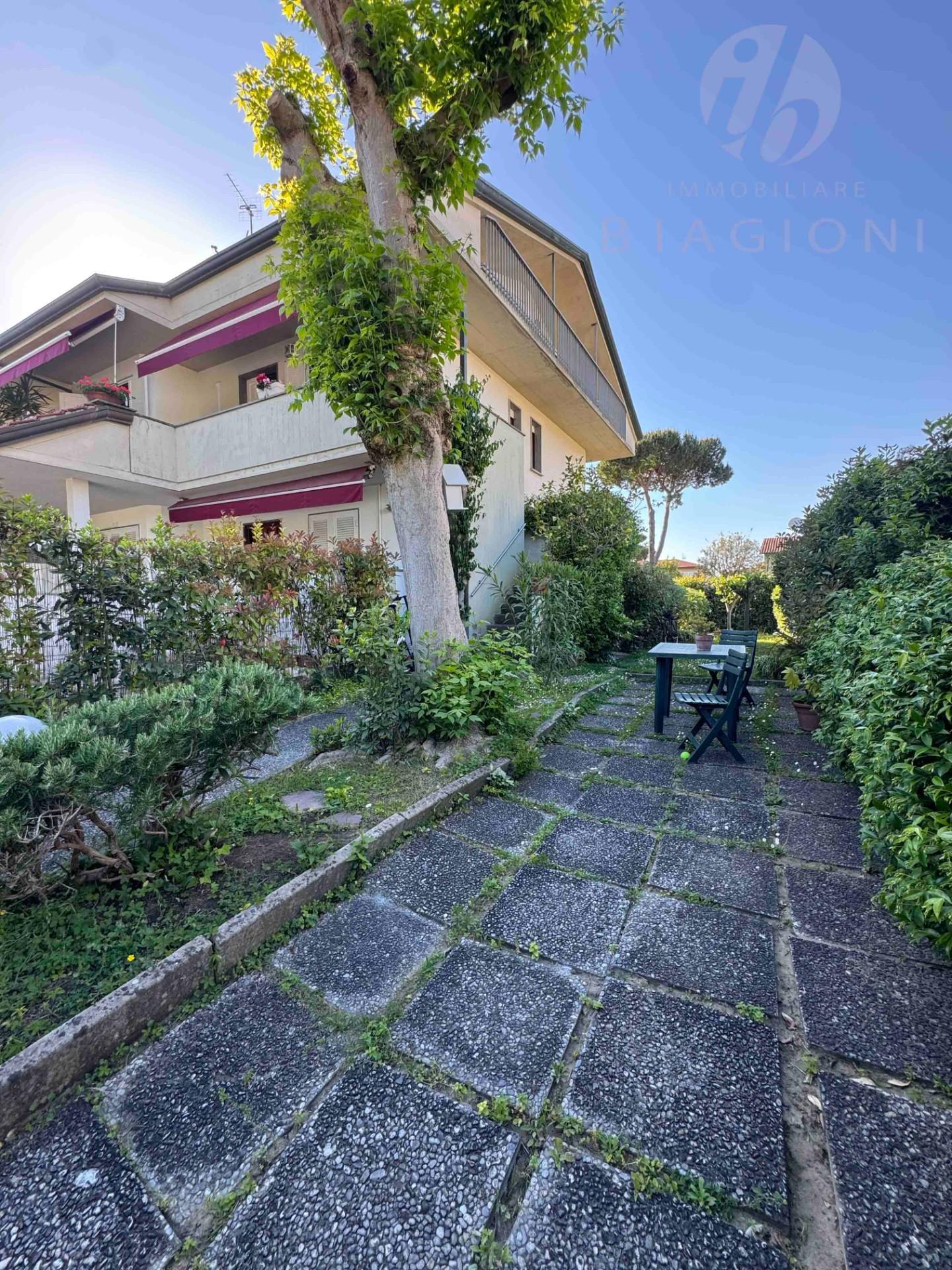 Casa indipendente con giardino, Camaiore lido di