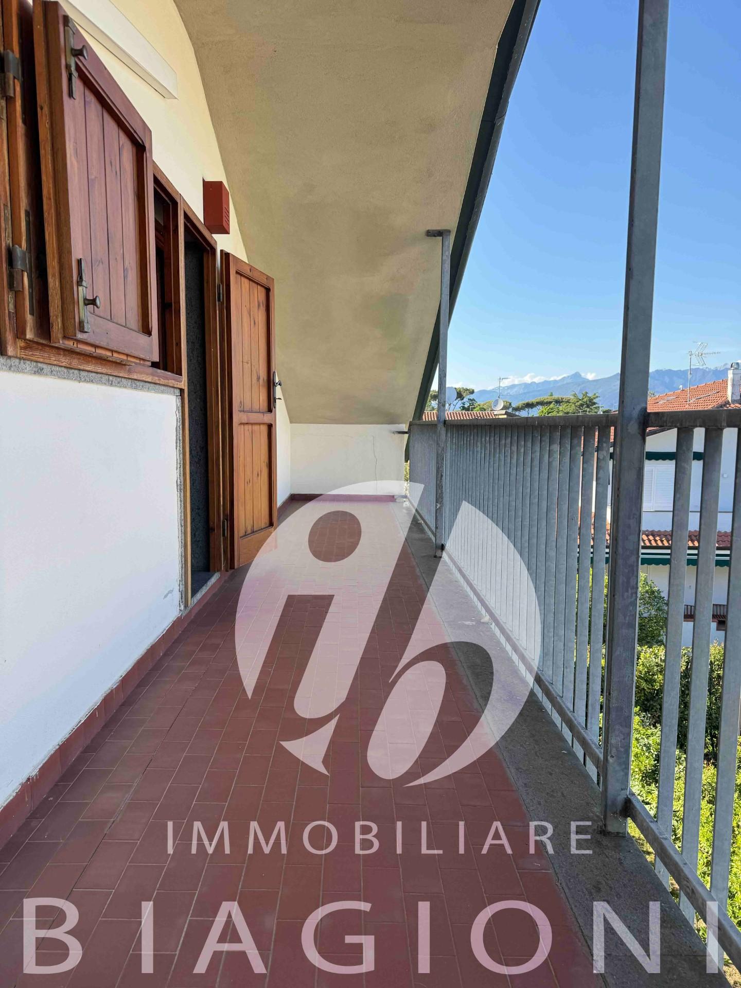Casa indipendente con giardino, Camaiore lido di
