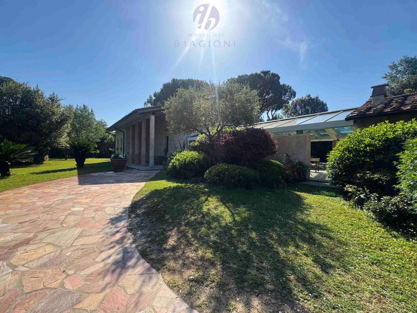 Villa arredata in affitto, Pietrasanta tonfano