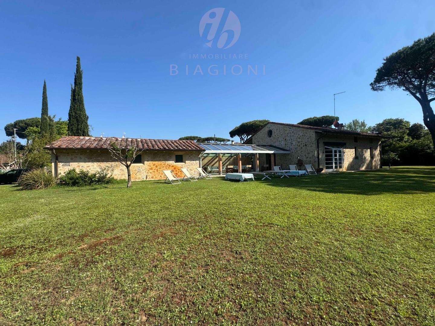Villa arredata in affitto, Pietrasanta tonfano