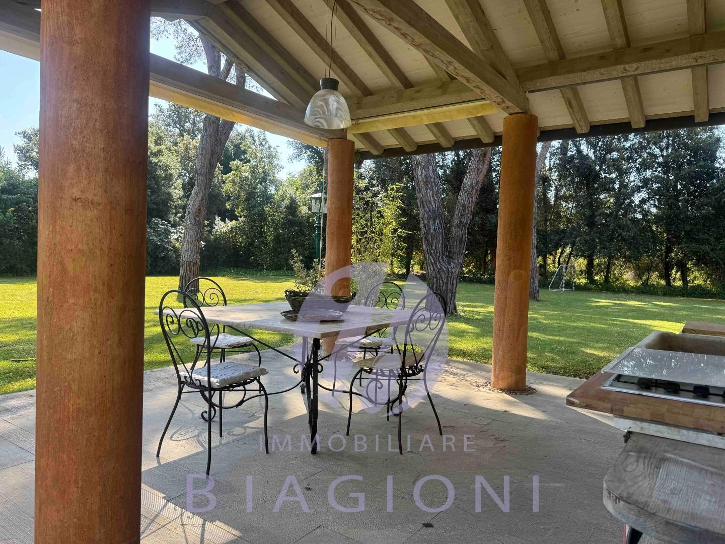Villa arredata in affitto, Pietrasanta tonfano