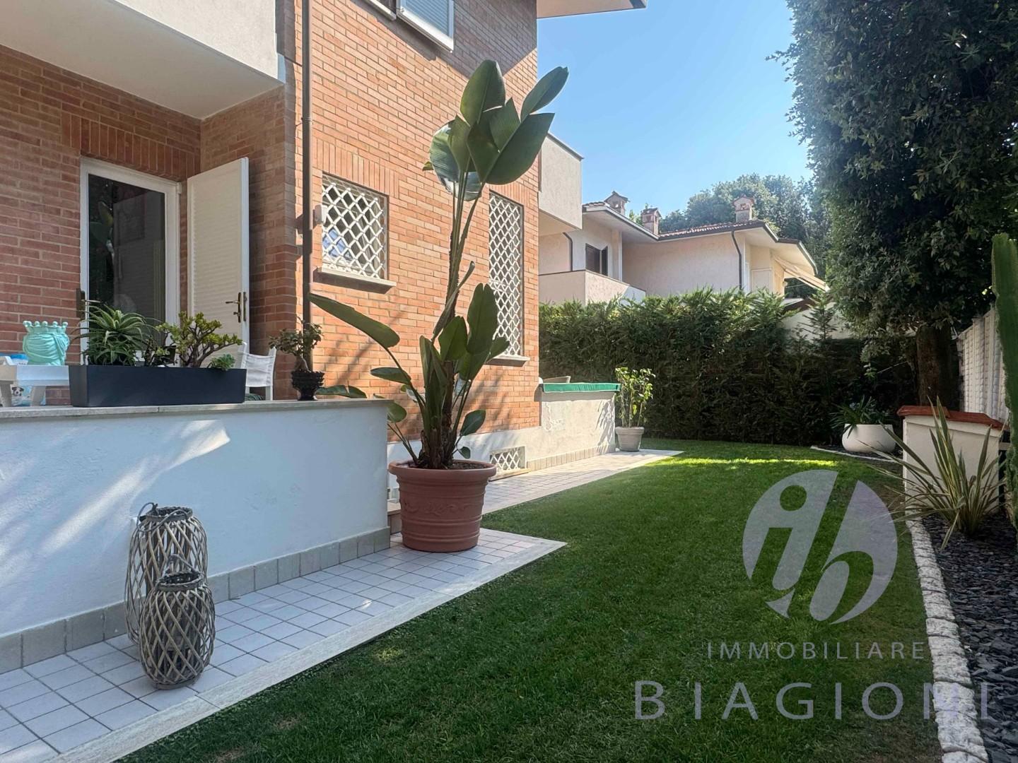 Villa Bifamiliare in vendita, Pietrasanta tonfano