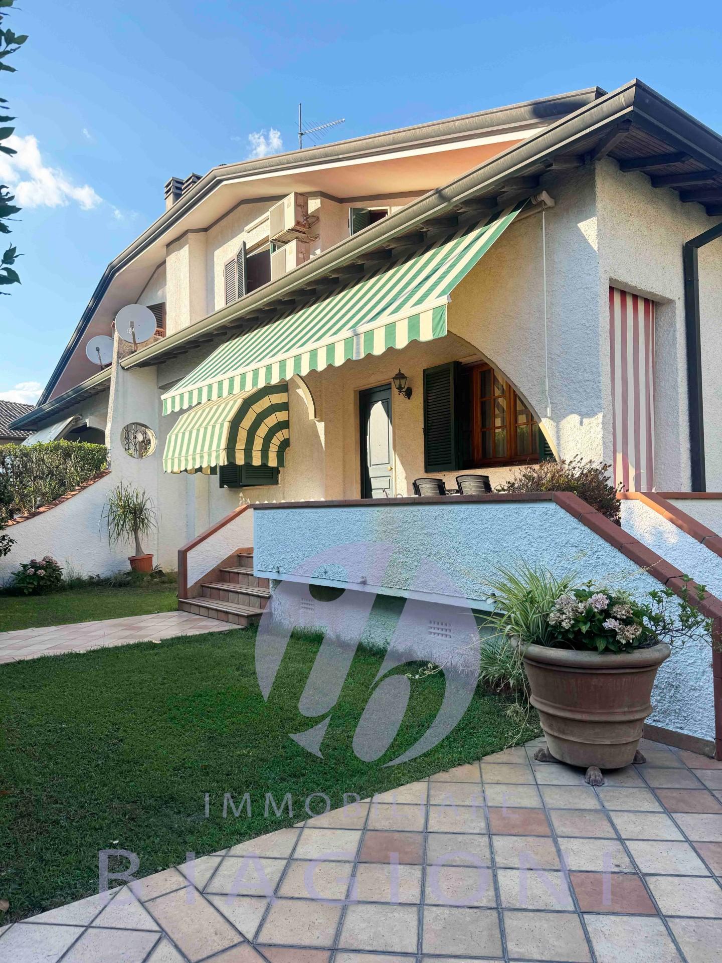 Villa Bifamiliare in vendita, Camaiore lido di