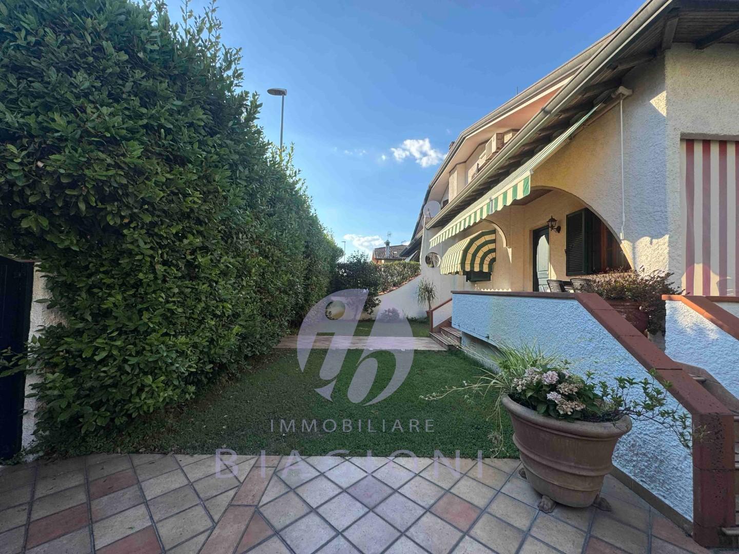 Villa Bifamiliare in vendita, Camaiore lido di