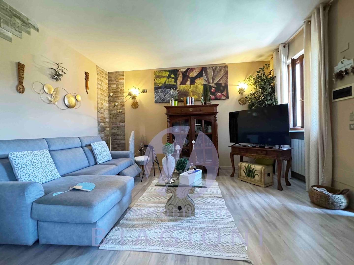 Quadrilocale con giardino, Massa ronchi
