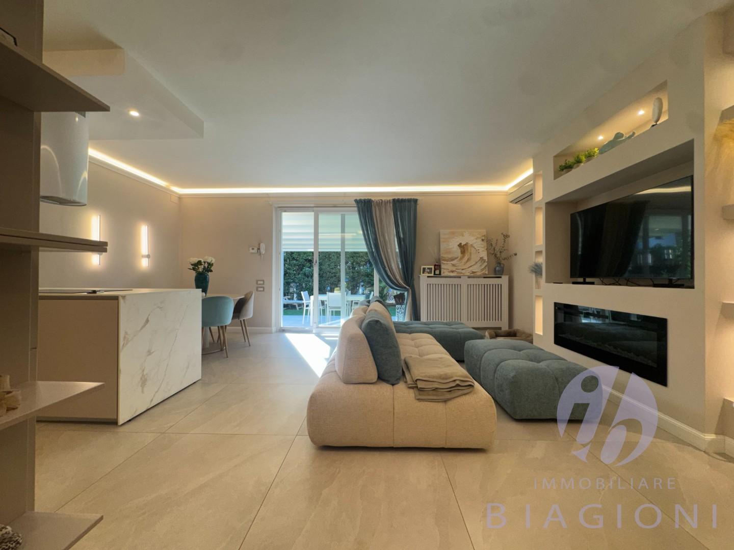 Appartamento in vendita, Camaiore lido di