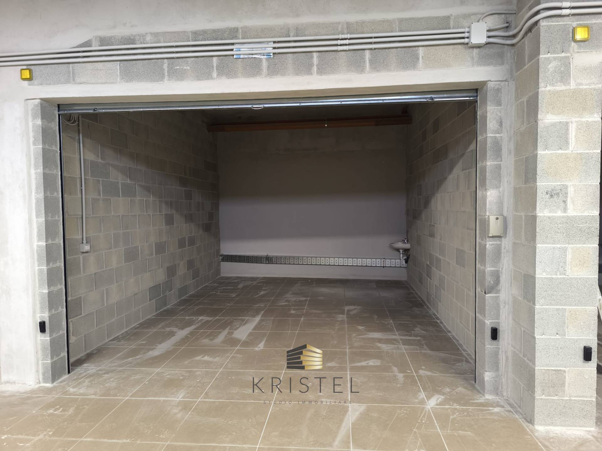 Box o garage in vendita a Pescara, Porta Nuova