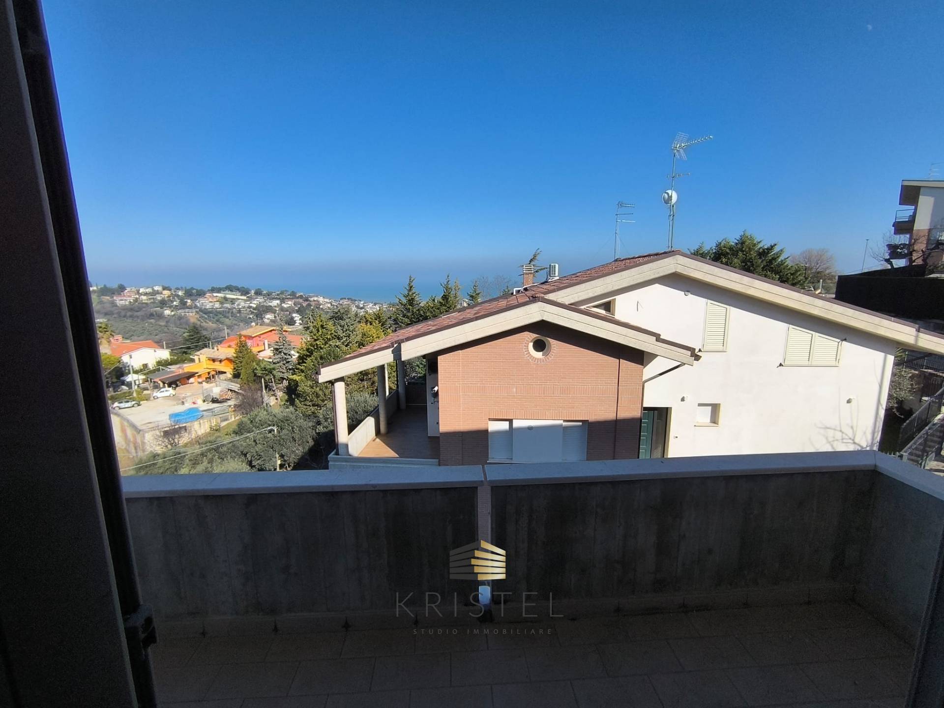 Villetta Bifamiliare in vendita a Pescara, Zona Colli