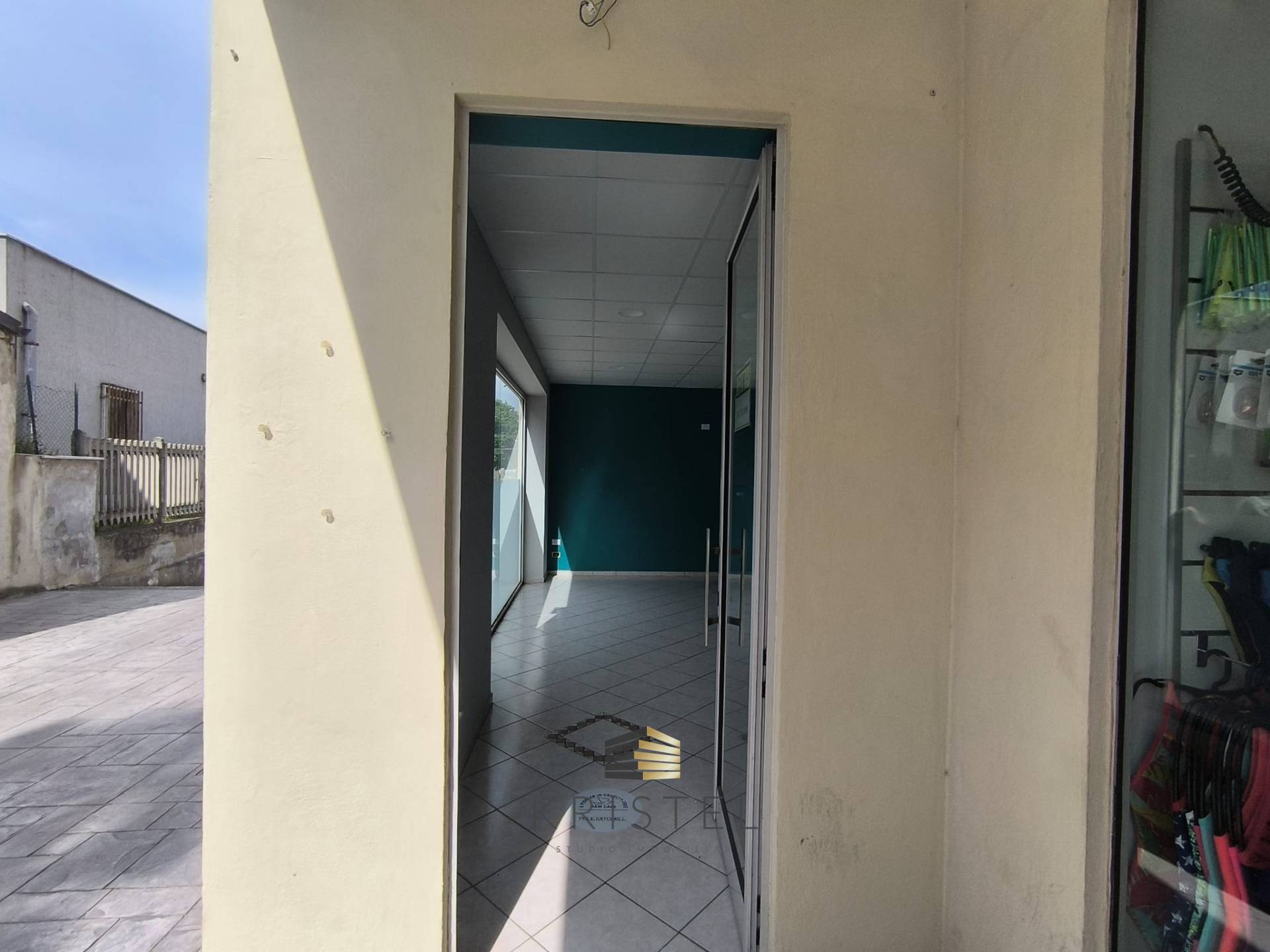 Locale commerciale in vendita a Chieti, Stazione